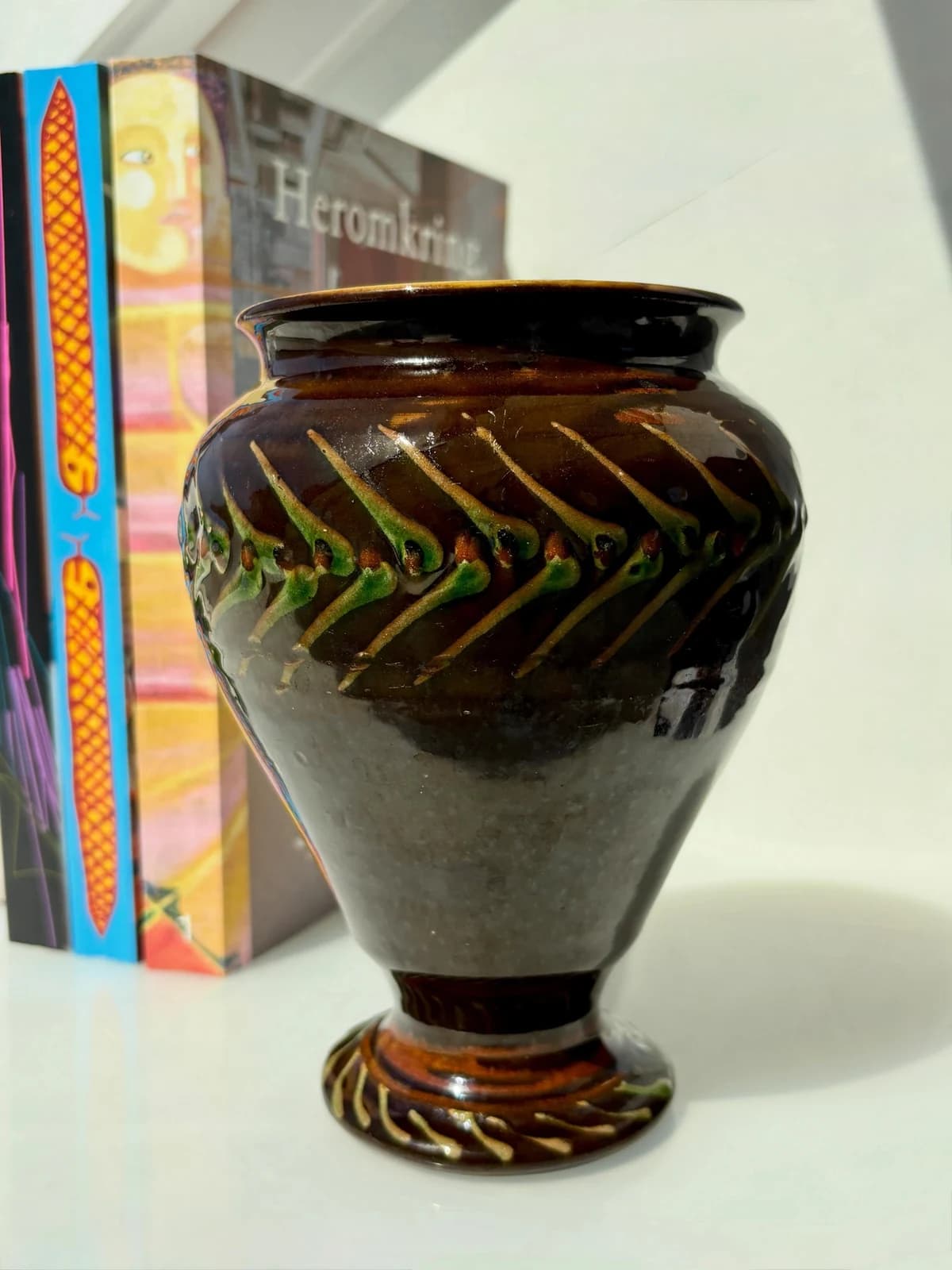 Fin lille vase af Nils Kähler (1906-1979)